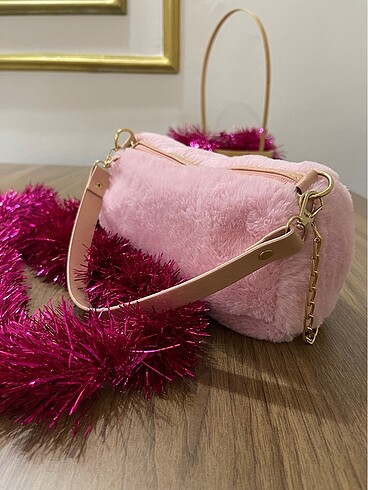 Pembe peluş çanta