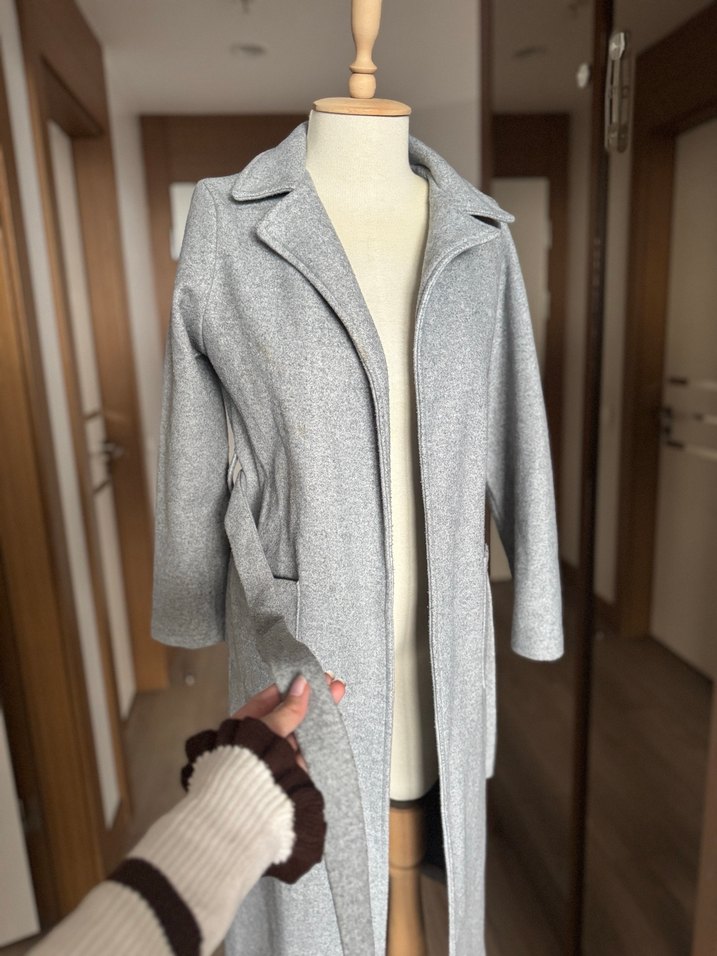 Gri Kuşaklı Uzun Kadın Kaban - Görsel 3