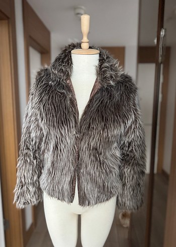 Gri Kadın Kürk Detaylı Midi Boy Ceket - Görsel 3