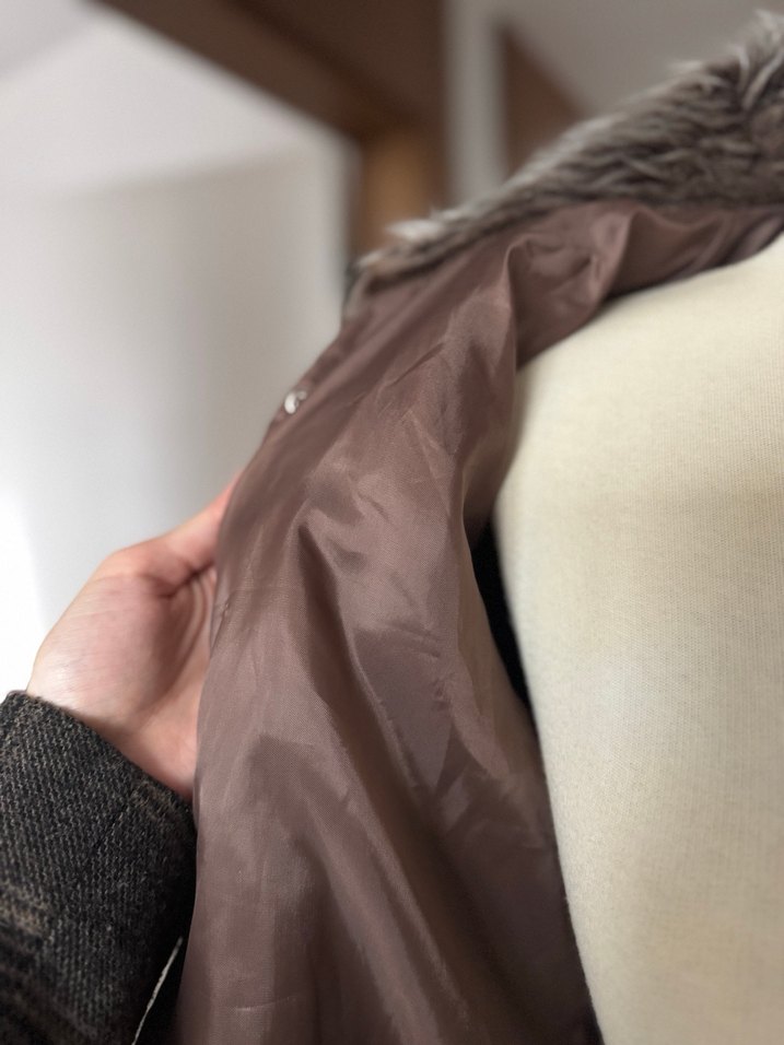 Gri Kadın Kürk Detaylı Midi Boy Ceket - Görsel 5