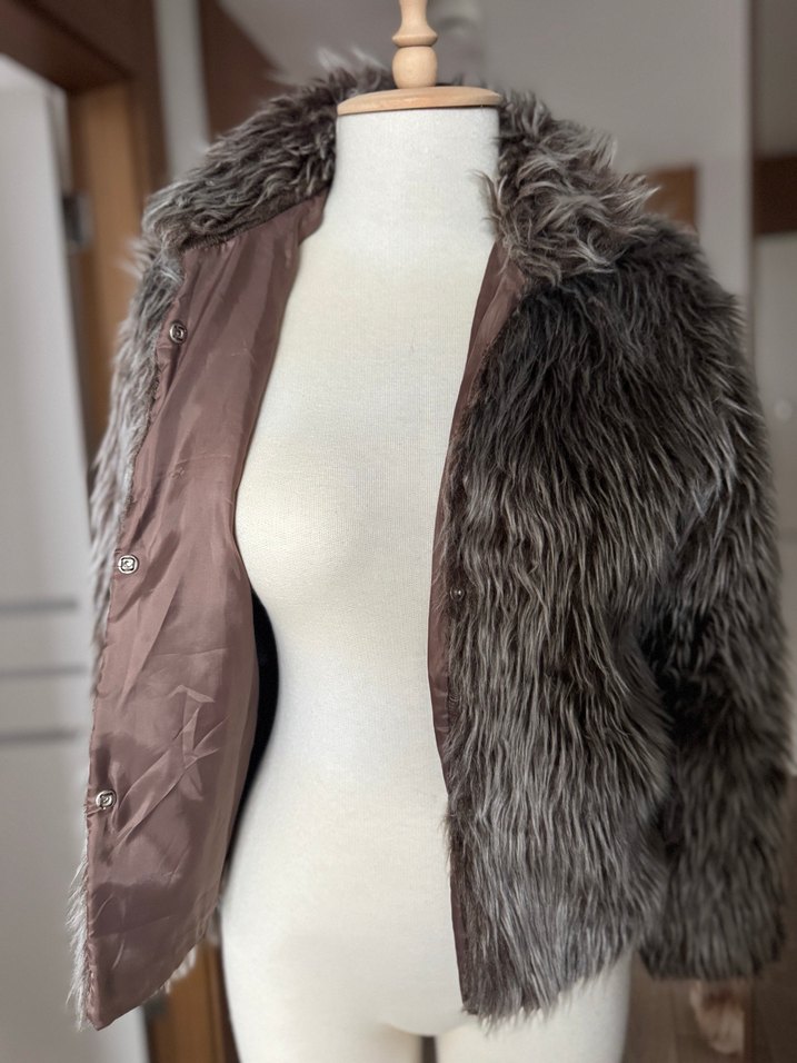 Gri Kadın Kürk Detaylı Midi Boy Ceket - Görsel 4