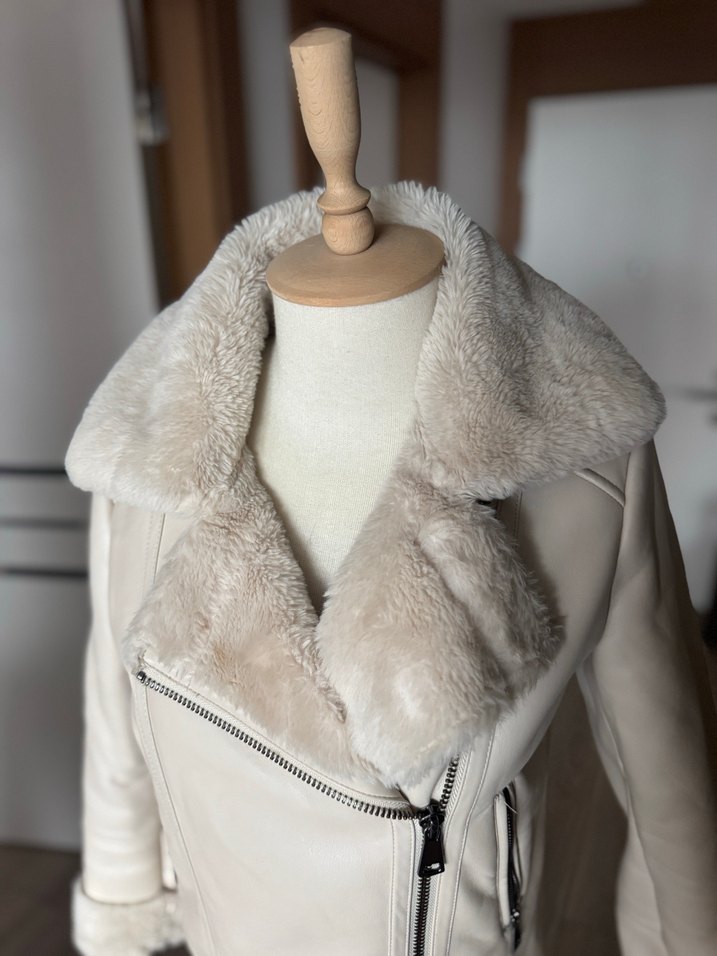 Kürk Detaylı Bej Deri Kadın Ceket - Görsel 2