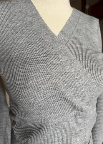 Gri V Yaka Düğmeli Uzun Triko Elbise - Görsel 5