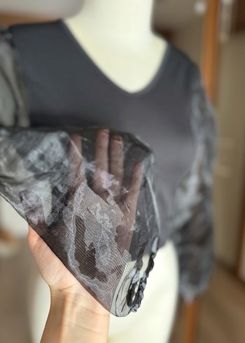 Siyah V Yaka Gotik Kadın Bluz - Görsel 4