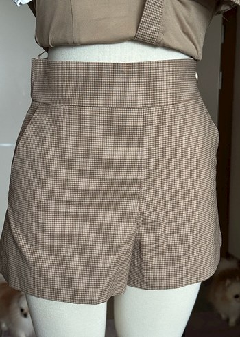 Bej Düğmeli Straplez ve Şort - Görsel 5