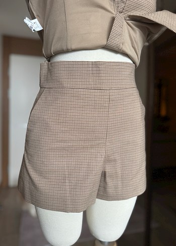 Bej Düğmeli Straplez ve Şort - Görsel 8