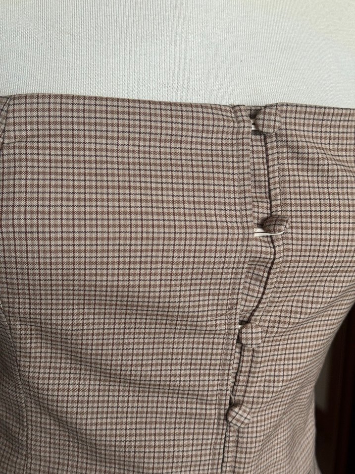 Bej Düğmeli Straplez ve Şort - Görsel 3