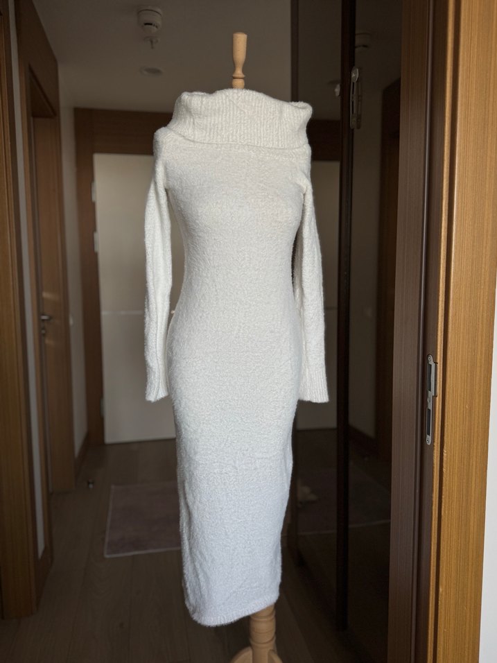 Beyaz Triko Yüksek Yakalı Uzun Kollu Kadın Elbise - Görsel 2