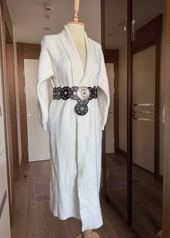 Uzun Beyaz Hırka - Görsel 4
