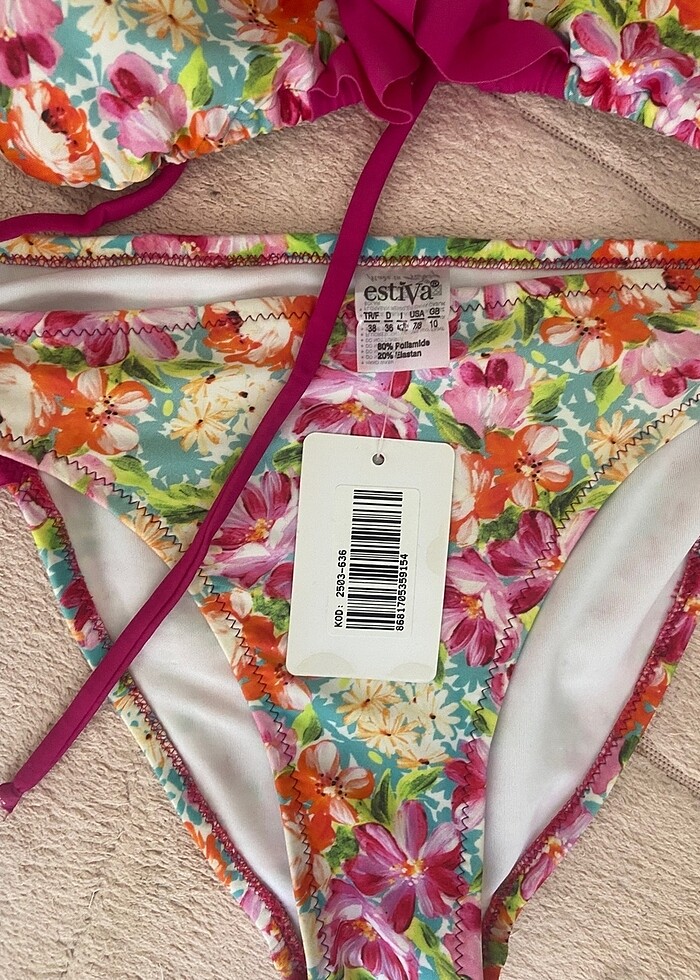 Etiketli bikini takımı - Görsel 2