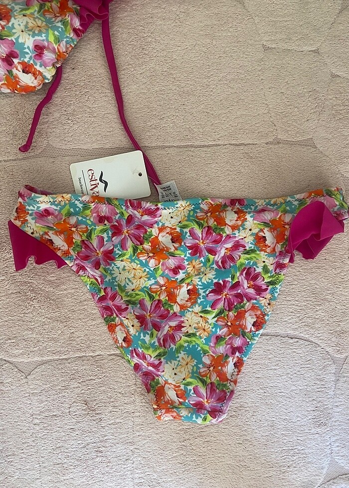 Etiketli bikini takımı - Görsel 5
