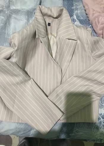 Düğmeli Bej Çizgili Kumaş Takım - Görsel 2