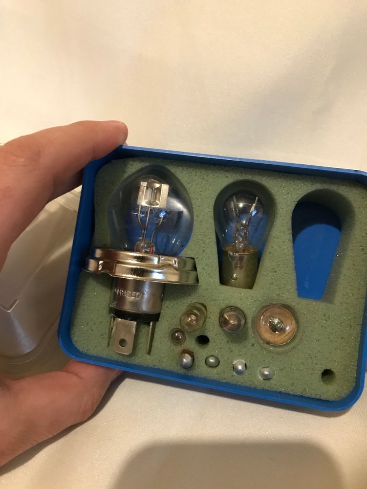 Klasik oto ampul kutusu - Görsel 2