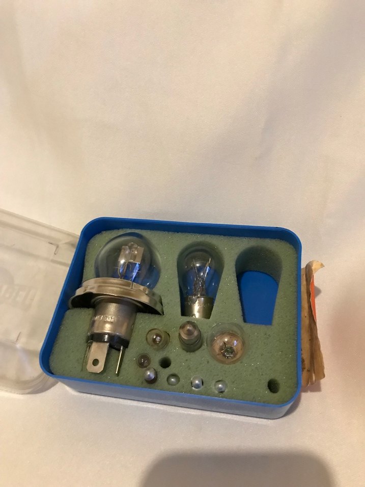 Klasik oto ampul kutusu - Görsel 4