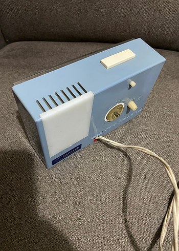 Beyaz ve Gri Masa Saati - Görsel 2