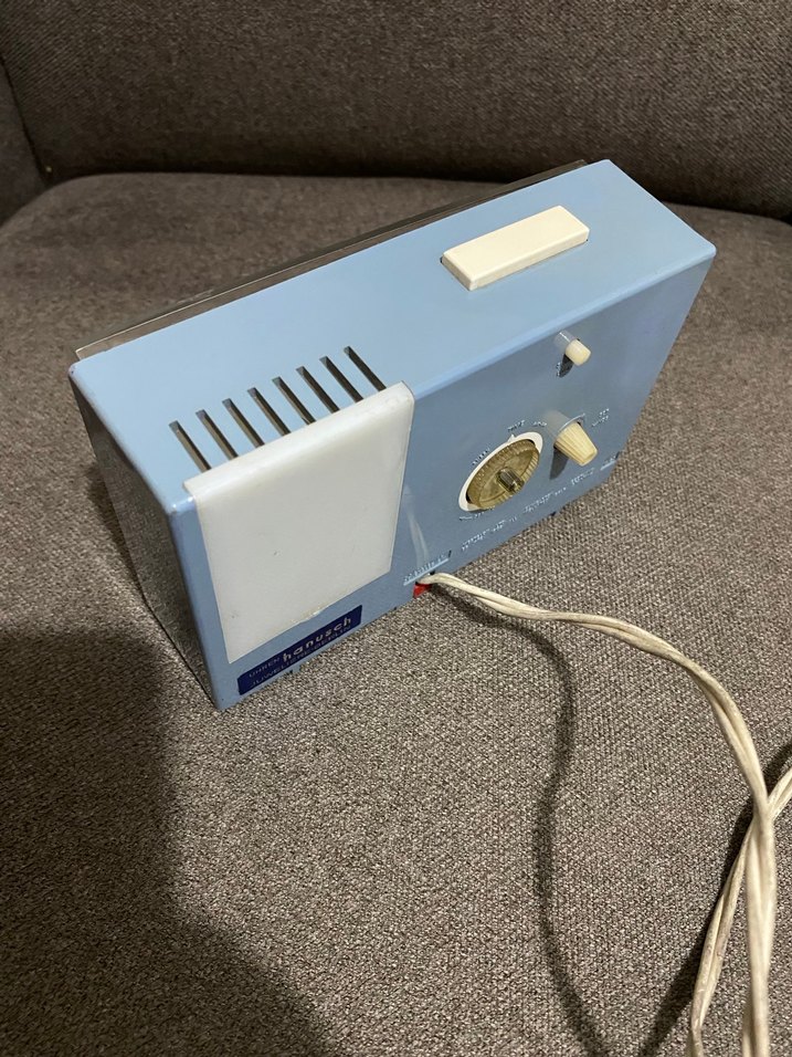 Beyaz ve Gri Masa Saati - Görsel 2