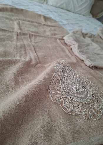 Nakışlı Bej Havlu ve Bornoz Seti - Görsel 12