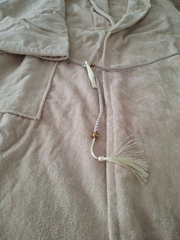 Nakışlı Bej Havlu ve Bornoz Seti - Görsel 4