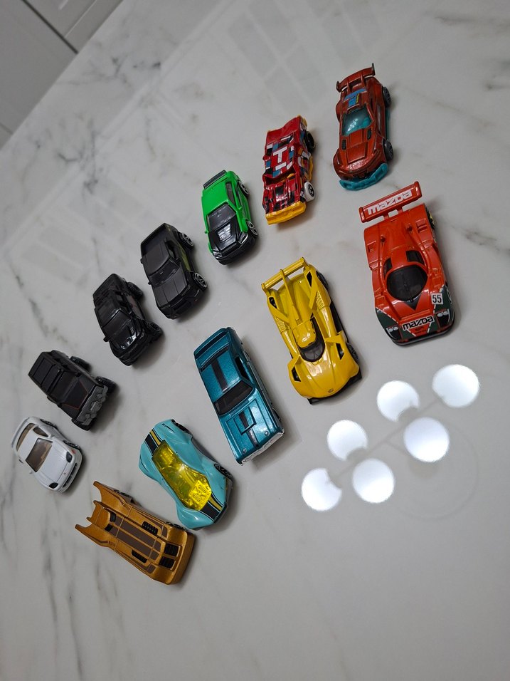 HOT WHEELLS 
Araba. - Görsel 2