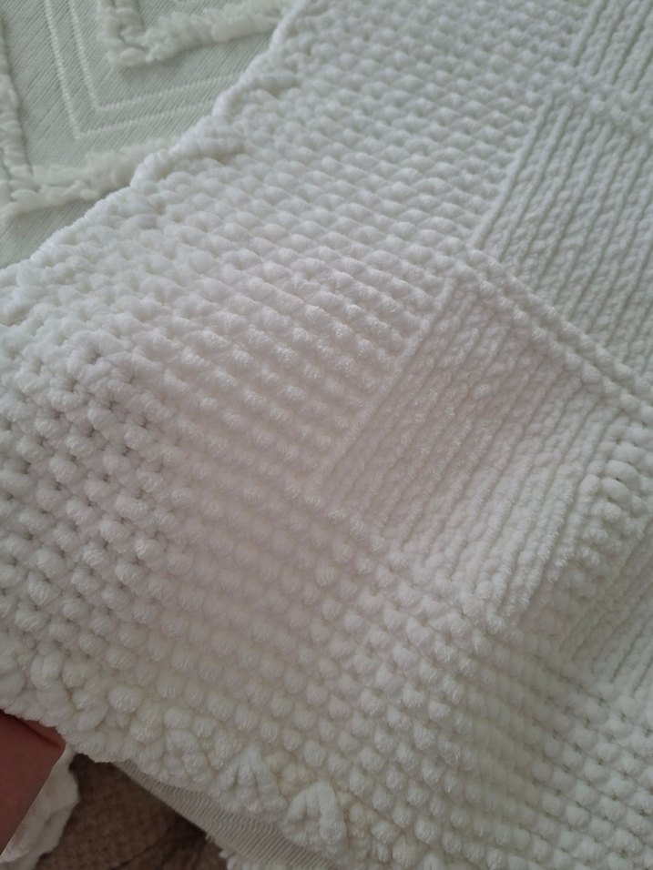 şişle örülmüş bebek battaniye beyaz puff ip - Görsel 4