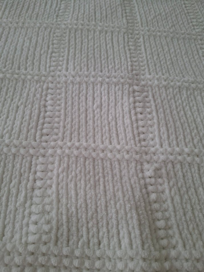 şişle örülmüş bebek battaniye beyaz puff ip - Görsel 5