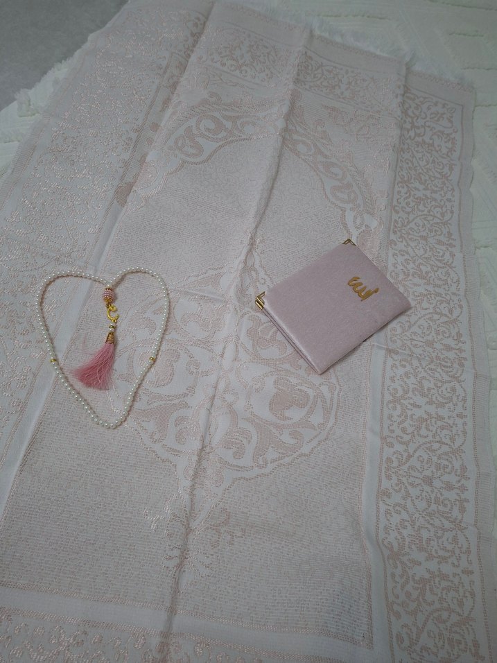 Pembe Nakışlı Püsküllü Kız Tesbih Seti namazlık yasin şerif - Görsel 3
