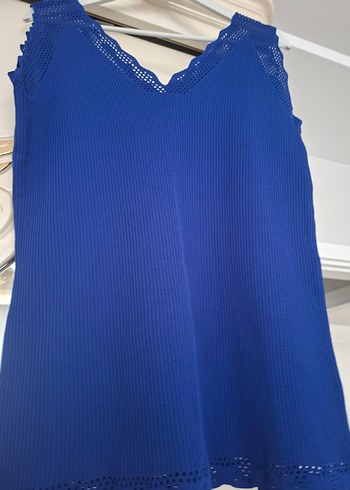 Dantel Detaylı Mavi V Yakalı Atlet bluz triko - Görsel 4