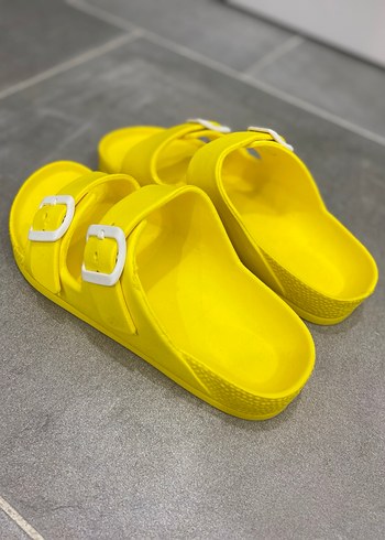 Sarı Çift Tokalı Kadın Terlik - Görsel 3