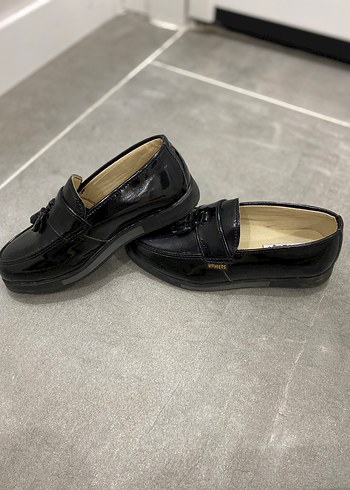 Erkek Çocuk Parlak Siyah Klasik Ayakkabı - Görsel 3