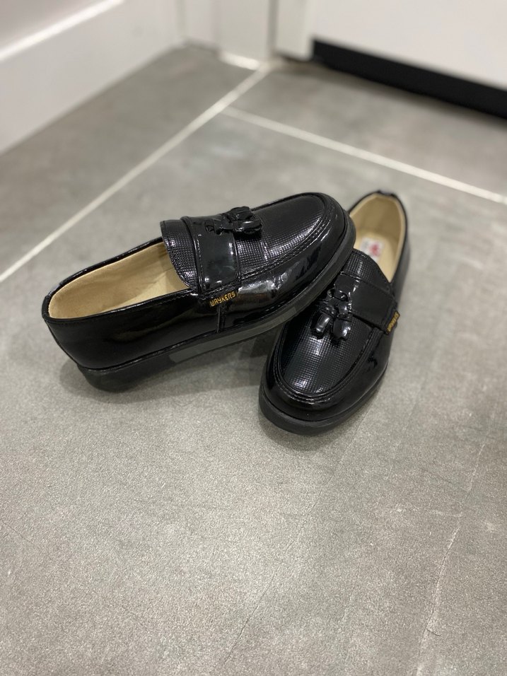 Erkek Çocuk Parlak Siyah Klasik Ayakkabı - Görsel 2