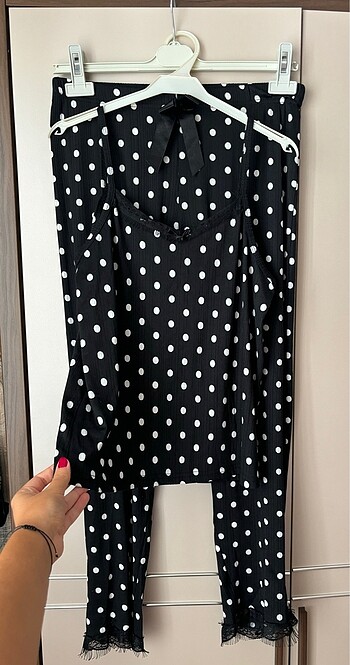Puantiyeli pijama takımı