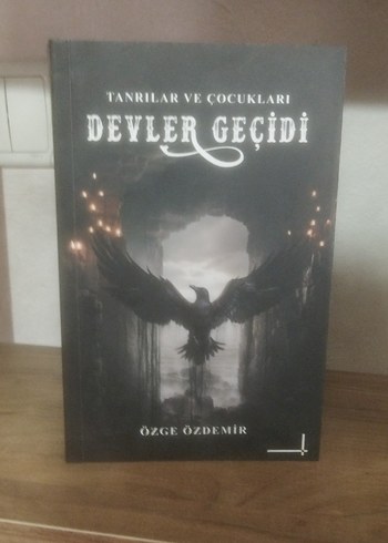 Tanrılar ve Çocukları - Devler Geçidi Romanı