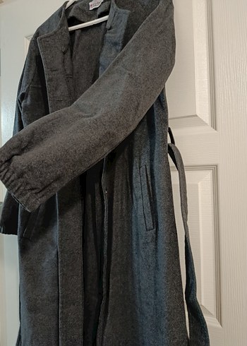 Düğmeli Uzun Gri Kadın Kaban - Görsel 4