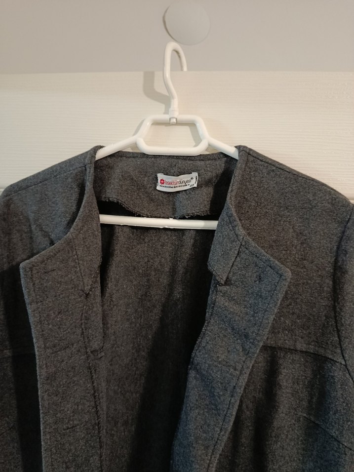 Düğmeli Uzun Gri Kadın Kaban - Görsel 3