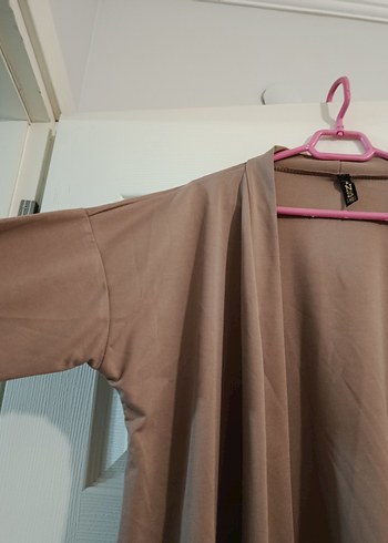 Bej Dökümlü Kadın Uzun kap - Görsel 3