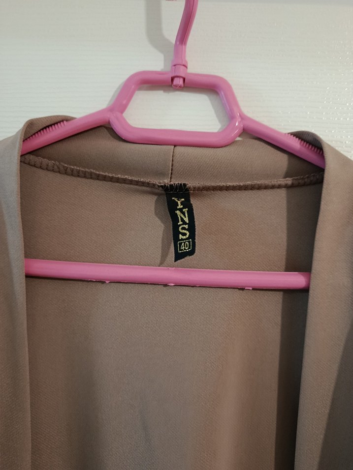 Bej Dökümlü Kadın Uzun kap - Görsel 2