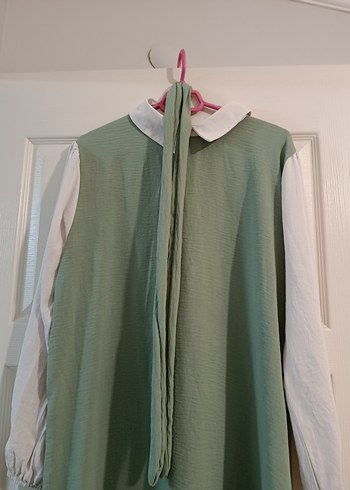 Yeşil Uzun Ayrobin Elbise, Beyaz Kol Detaylı - Görsel 2