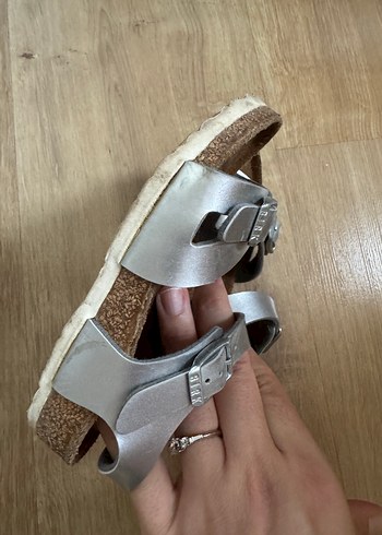 25 Beden gri Renk Kız Çocuk Gri Tokalı Sandalet