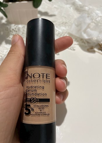 Note Hydrating Serum Fondöten SPF 50+ Bej
