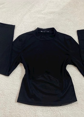 Siyah Tül Detaylı Bluz - Görsel 3