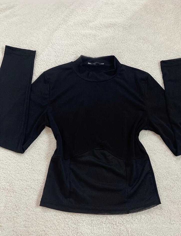 Siyah Tül Detaylı Bluz - Görsel 3