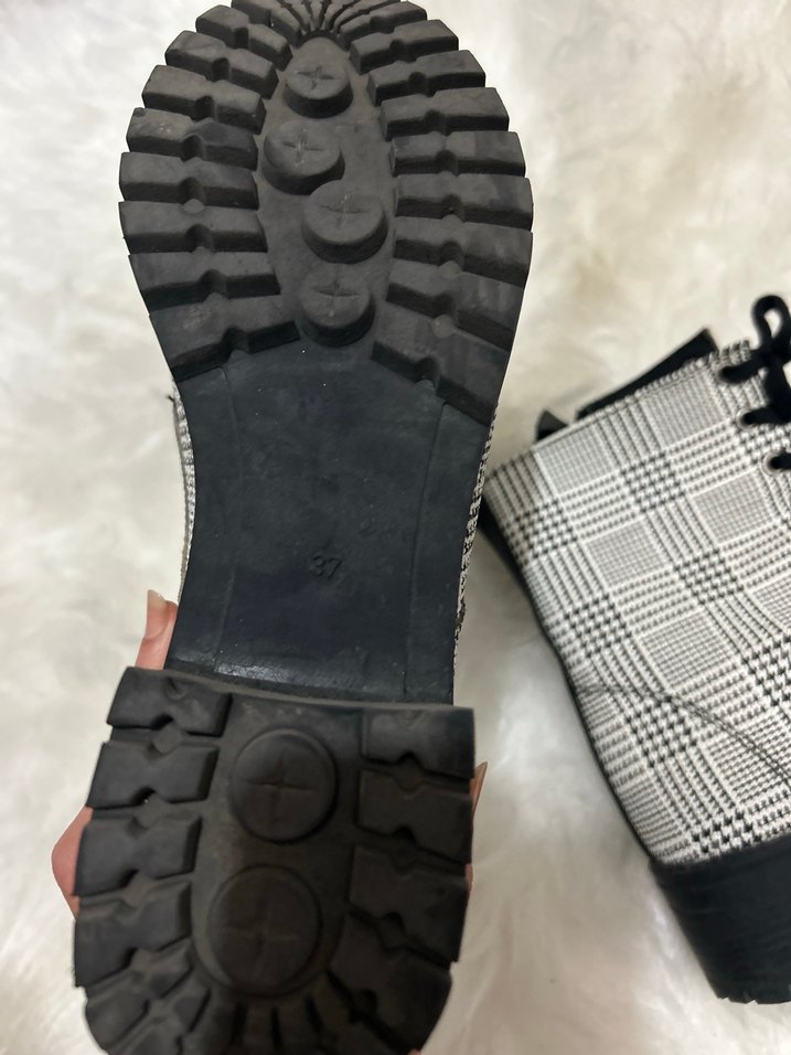 Gri Kareli Tokalı Kadın Botları - Görsel 5