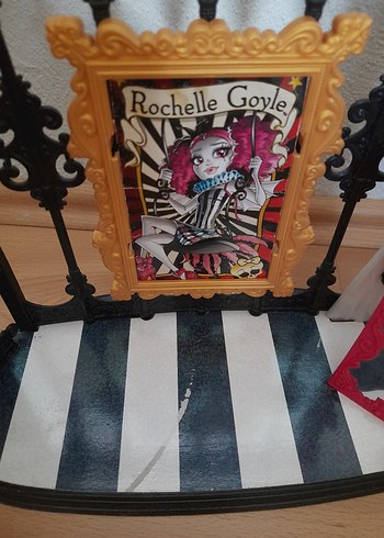 Beden Monster High Rochelle Goyle Sirk Seti
