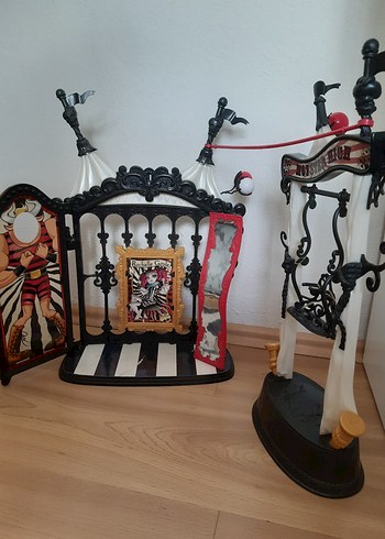 Monster High Rochelle Goyle Sirk Seti