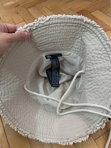 Zara Zara balıkçı şapkası