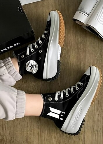 Converse 37 Numara Siyah bilekli BTS Baskılı Sneaker Converse Run Star hi