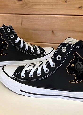 34 numara siyah baskılı Converse