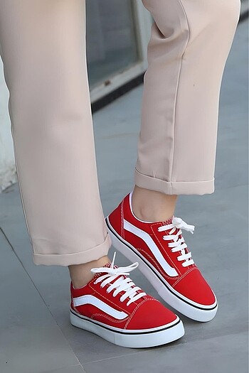 38 Beden 38 Numara Kırmızı renk kadın spor ayakkabı Vans