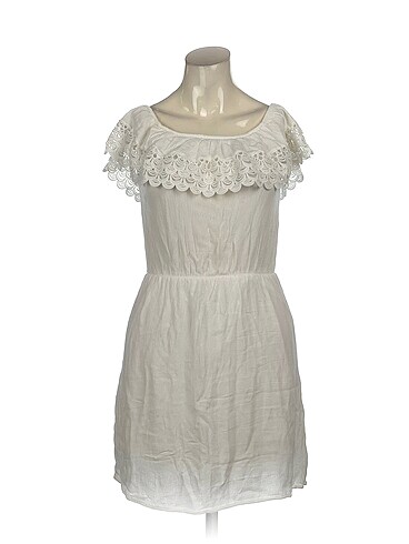 PreLoved Kısa Elbise %70 İndirimli.