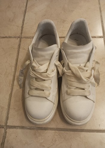 Alexander McQueen 42